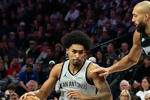 无亚马马刺遇<a href=/lanqiuxilie/timberwolves/ target=_blank class=infotextkey>森林狼</a>：后卫拼劲难敌双塔觉醒