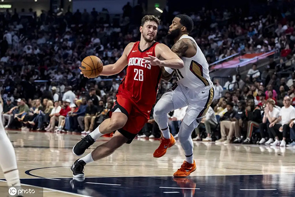 NBA季前赛综述:火箭<a href=/lanqiuxilie/spurs/ target=_blank class=infotextkey>马刺</a><a href=/lanqiuxilie/magic/ target=_blank class=infotextkey>魔术</a>领跑 新趋势与球队百态