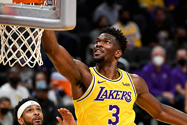 <a href=/lanqiuxilie/lakers/ target=_blank class=infotextkey>湖人</a>季前赛首胜:艾顿26分钟砍14+8,直言要做防守锚点